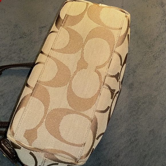 Coach brown handbag - Picture 6 of 7